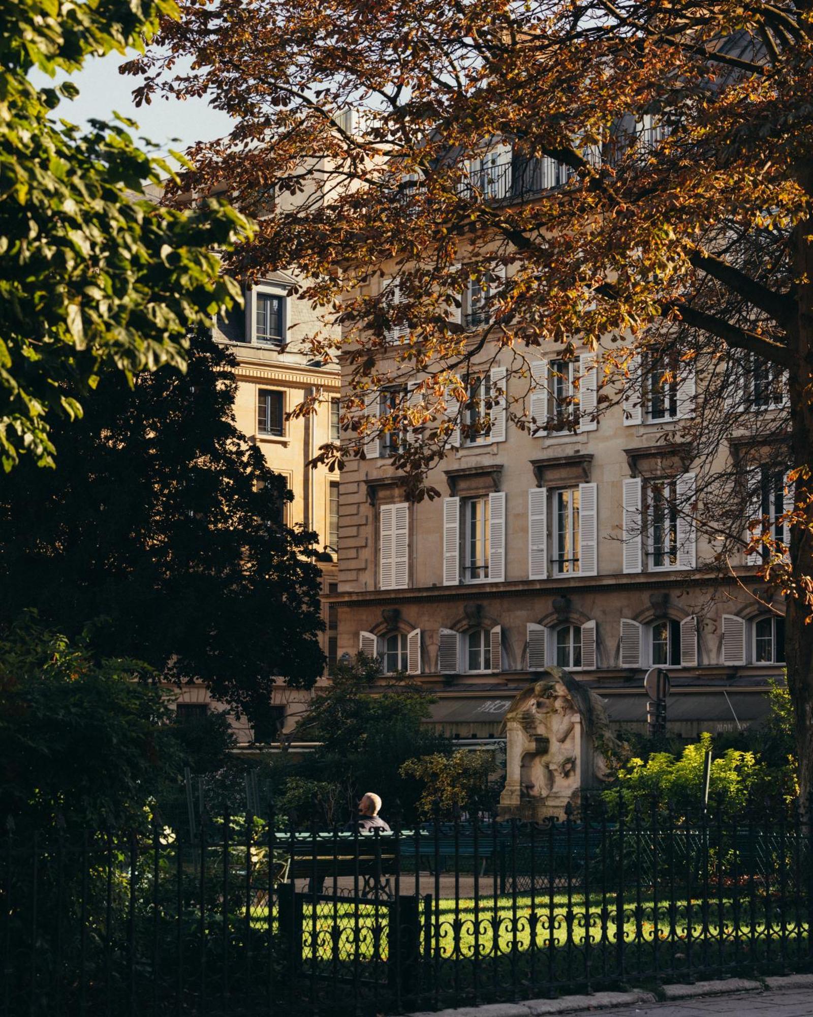 Hotel Bourgogne & Montana Paris Exterior photo